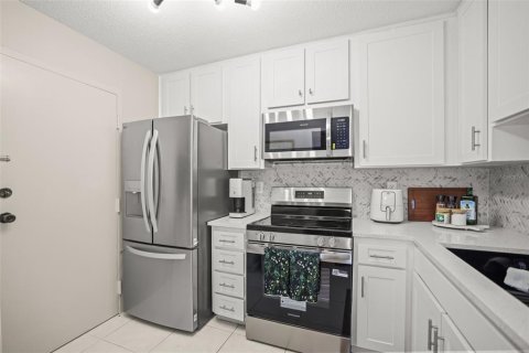 Condo in Dunedin, Florida, 2 bedrooms  № 2238135 - photo 7