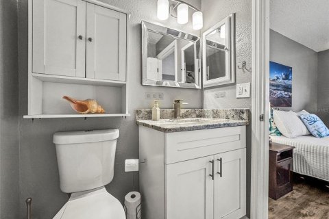 Condo in Largo, Florida, 3 bedrooms  № 1719090 - photo 19