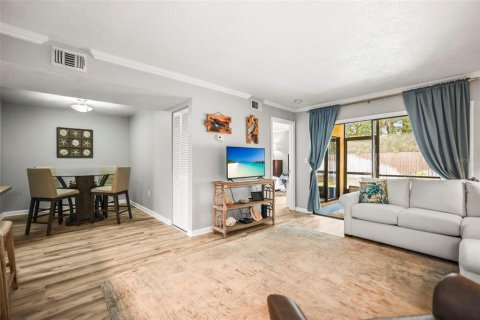 Condo in Largo, Florida, 3 bedrooms  № 1719090 - photo 9