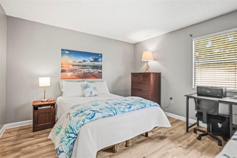 Condo in Largo, Florida, 3 bedrooms  № 1719090 - photo 13