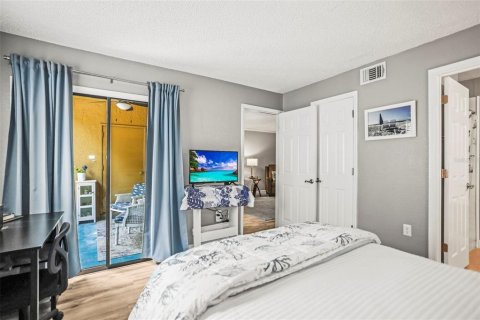 Condo in Largo, Florida, 3 bedrooms  № 1719090 - photo 15