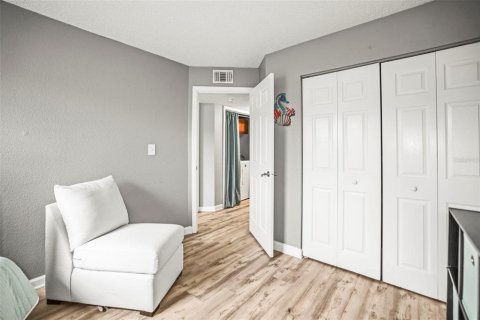 Condo in Largo, Florida, 3 bedrooms  № 1719090 - photo 26
