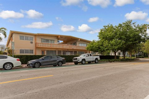 Condo in Miami Beach, Florida  № 1924155 - photo 22