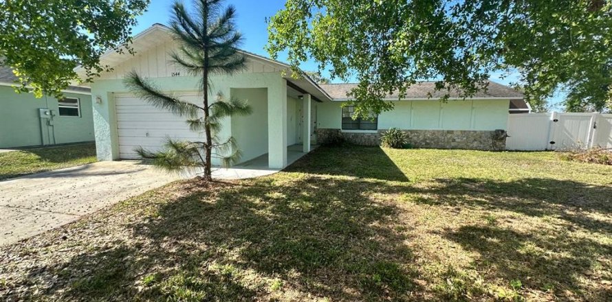 House in Lake Placid, Florida 2 bedrooms, 114.46 sq.m. № 1526772