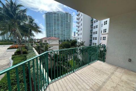 Apartment in Aventura, Florida 2 bedrooms, 121.89 sq.m. № 1892433 - photo 27