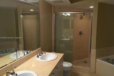 Apartment in Aventura, Florida 2 bedrooms, 121.89 sq.m. № 1892433 - photo 18