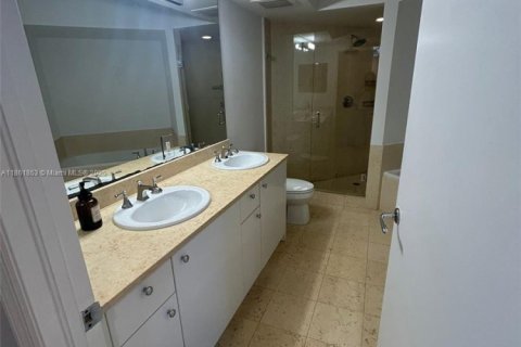 Apartment in Aventura, Florida 2 bedrooms, 121.89 sq.m. № 1892433 - photo 20