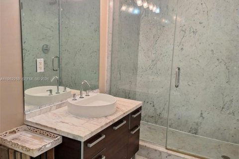 Снять в аренду кондоминиум в Майами, Флорида 1 спальня, 74.88м2, № 2045034 - фото 12