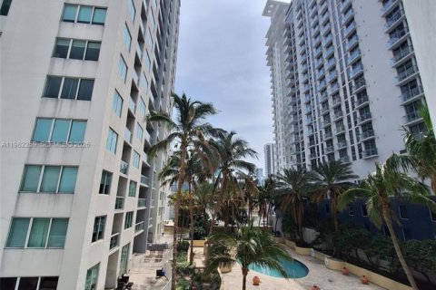 Снять в аренду кондоминиум в Майами, Флорида 1 спальня, 74.88м2, № 2045034 - фото 15