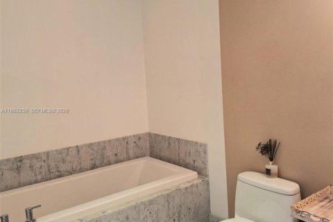 Снять в аренду кондоминиум в Майами, Флорида 1 спальня, 74.88м2, № 2045034 - фото 14