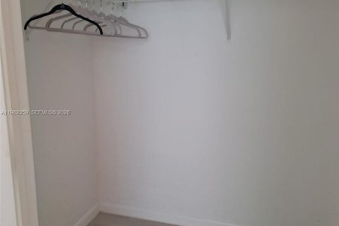 Снять в аренду кондоминиум в Майами, Флорида 1 спальня, 74.88м2, № 2045034 - фото 13