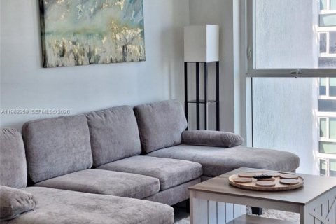 Снять в аренду кондоминиум в Майами, Флорида 1 спальня, 74.88м2, № 2045034 - фото 2