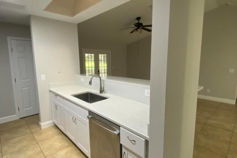 Villa ou maison à louer à Vero Beach, Floride: 3 chambres, 124.49 m2 № 2246082 - photo 5
