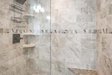 Condo in Treasure Island, Florida, 2 bedrooms  № 1835608 - photo 24