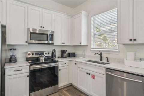 Casa en venta en Kissimmee, Florida, 2 dormitorios, 110.37 m2 № 2217880 - foto 8