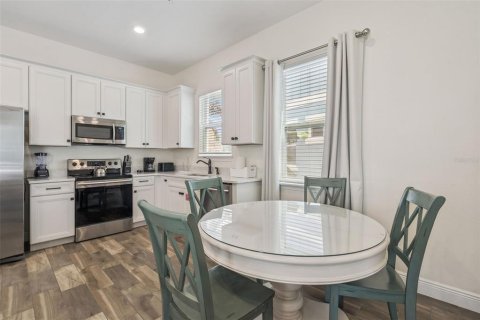 Casa en venta en Kissimmee, Florida, 2 dormitorios, 110.37 m2 № 2217880 - foto 9