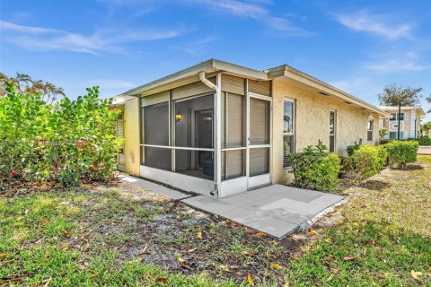 Купить виллу или дом в Делрей-Бич, Флорида 2 спальни, 101.91м2, № 1958218 - фото 2