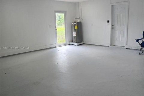 House in LaBelle, Florida 3 bedrooms, 215.53 sq.m. № 1852736 - photo 16