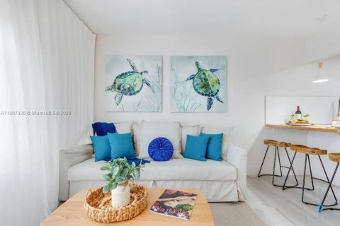 Condominio en venta en Miami Beach, Florida, 1 dormitorio, 41.99 m2 № 1864971 - foto 1
