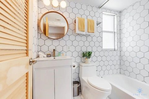 Condominio en venta en Miami Beach, Florida, 1 dormitorio, 41.99 m2 № 1864971 - foto 12