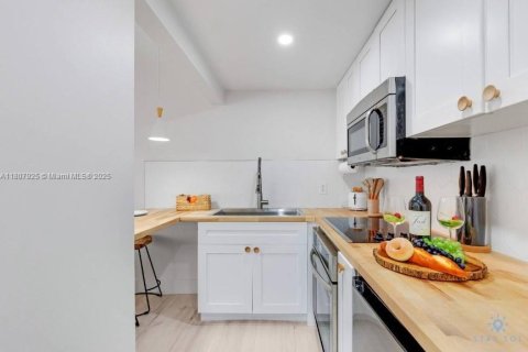 Condominio en venta en Miami Beach, Florida, 1 dormitorio, 41.99 m2 № 1864971 - foto 7