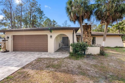 House in Brooksville, Florida 3 bedrooms, 138.7 sq.m. № 1520272 - photo 1