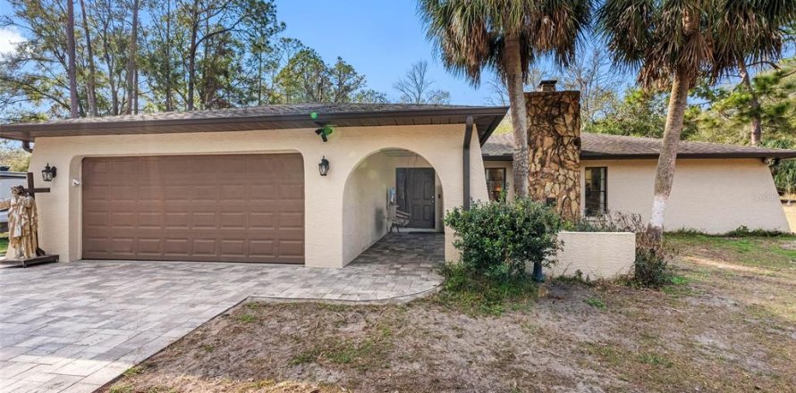 House in Brooksville, Florida 3 bedrooms, 138.7 sq.m. № 1520272