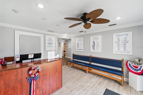 Propiedad comercial en venta en Spring Hill, Florida, 135.64 m2 № 1819436 - foto 13