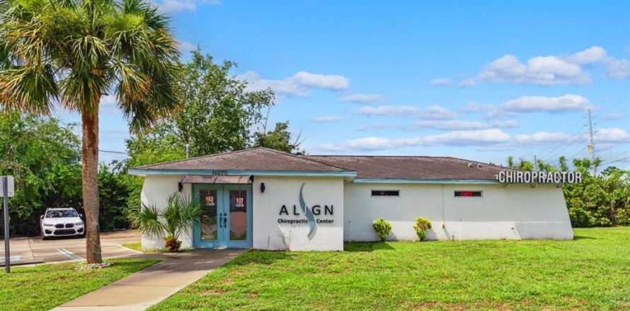 Propiedad comercial en Spring Hill, Florida 135.64 m2 № 1819436