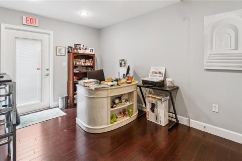Propiedad comercial en venta en Spring Hill, Florida, 135.64 m2 № 1819436 - foto 23