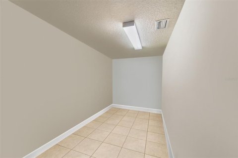 Propiedad comercial en venta en Spring Hill, Florida, 135.64 m2 № 1819436 - foto 28