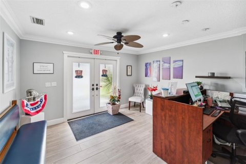 Propiedad comercial en venta en Spring Hill, Florida, 135.64 m2 № 1819436 - foto 12