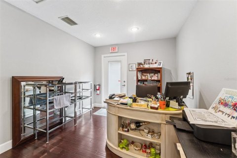 Propiedad comercial en venta en Spring Hill, Florida, 135.64 m2 № 1819436 - foto 24