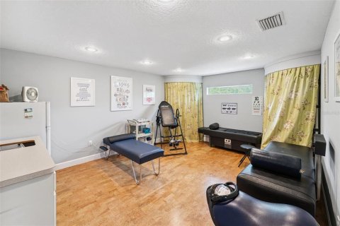 Propiedad comercial en venta en Spring Hill, Florida, 135.64 m2 № 1819436 - foto 16