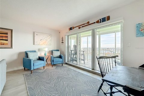 Condo in Saint Pete Beach, Florida, 1 bedroom № 2402752 - photo 20