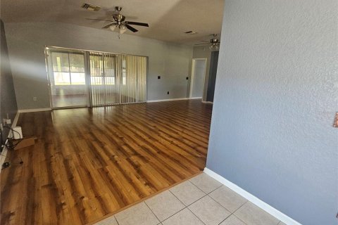 House in Ocala, Florida 2 bedrooms, 157.47 sq.m. № 1551963 - photo 3
