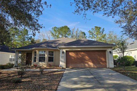 House in Ocala, Florida 2 bedrooms, 157.47 sq.m. № 1551963 - photo 1