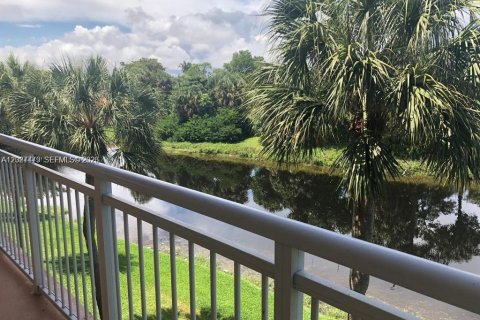 Condominio en alquiler en Plantation, Florida, 1 dormitorio, 60.94 m2 № 2088271 - foto 8