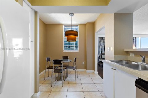 Copropriété à vendre à Sunny Isles Beach, Floride: 3 chambres, 172.8 m2 № 1770644 - photo 12