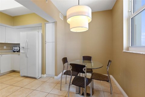 Copropriété à vendre à Sunny Isles Beach, Floride: 3 chambres, 172.8 m2 № 1770644 - photo 10