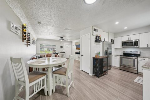 Villa ou maison à vendre à Tampa, Floride: 3 chambres, 90.58 m2 № 1845275 - photo 6