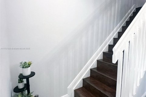 Купить виллу или дом в Хомстед, Флорида 3 спальни, 132.66м2, № 1863518 - фото 6
