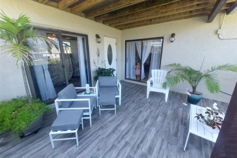 Touwnhouse à vendre à Seminole, Floride: 2 chambres, 133.78 m2 № 2385696 - photo 6