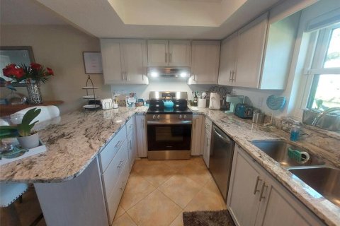 Touwnhouse à vendre à Seminole, Floride: 2 chambres, 133.78 m2 № 2385696 - photo 14