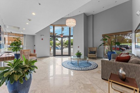 Condo in Miami, Florida, 2 bedrooms  № 1867950 - photo 16