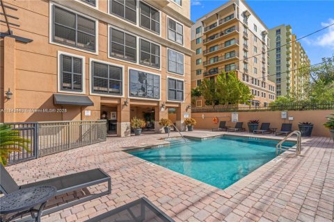 Condo in Miami, Florida, 2 bedrooms  № 1867950 - photo 25