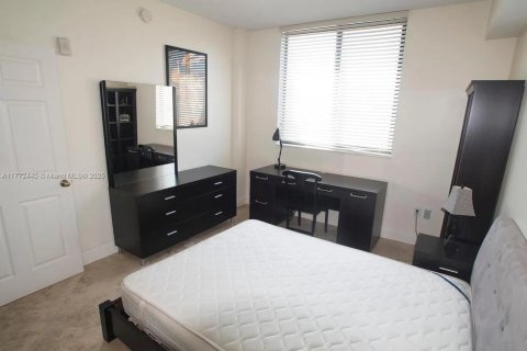 Condo in Miami, Florida, 2 bedrooms  № 1867950 - photo 12