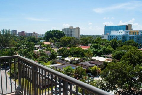 Condo in Miami, Florida, 2 bedrooms  № 1867950 - photo 10