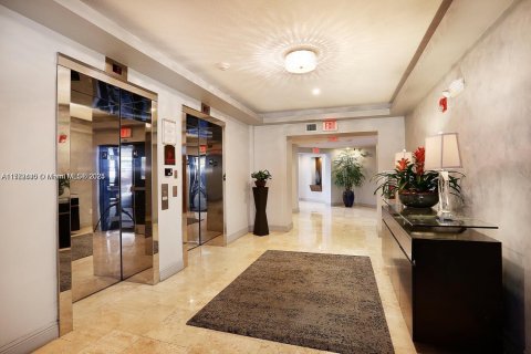 Condo in Miami, Florida, 2 bedrooms  № 1867950 - photo 20
