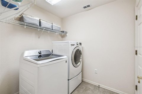Casa en venta en Lakeland, Florida, 3 dormitorios, 166.11 m2 № 1907371 - foto 9